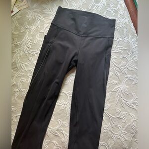 Lululemon Black Leggings with Mesh & Reflective details